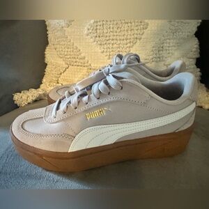 PUMA Women's White and lilac grey Sneakers with gummy sole